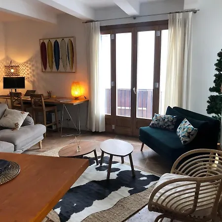 Charming House In Downtown Apartment *