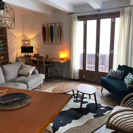 Charming House In Downtown Apartment